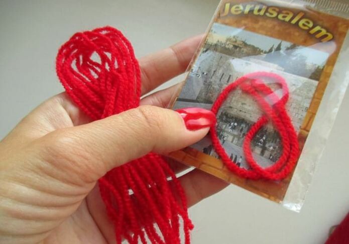 fio vermelho de Israel como amuleto de boa sorte